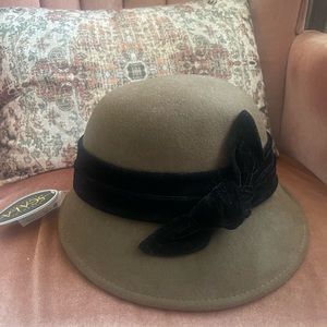 20’s Flapper Inspired Brown Cloche Hat - New with Tags